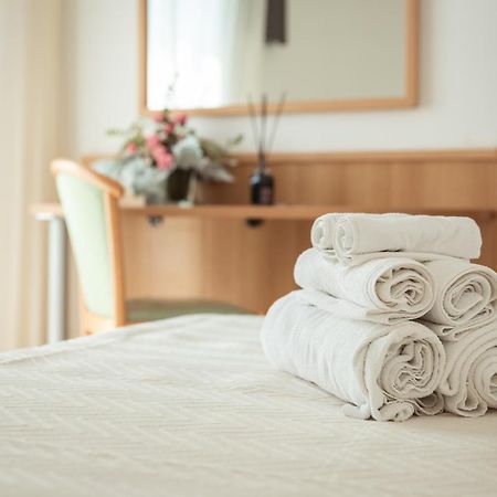 Adria Beach Hotel Alba Adriatica Dış mekan fotoğraf